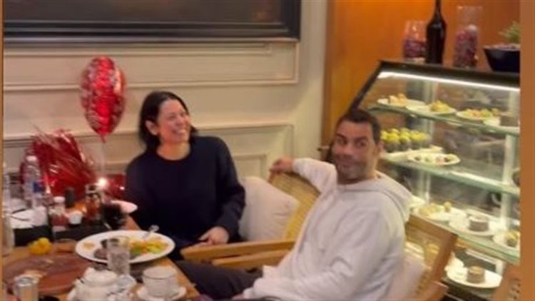 لقاء الخميسي تحتفل بعيد ميلادها برفقة زوجها محمد عبد المنصف