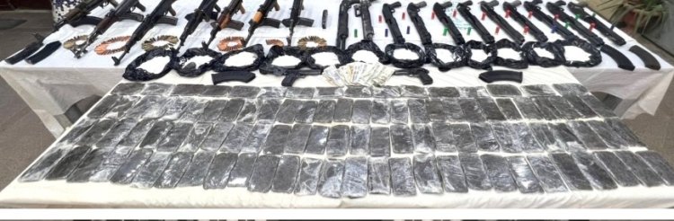 مصرع عنصر شديد الخطورة بأسيوط وضبط 720 كجم مخدرات و72 قطعة سلاح (صور)