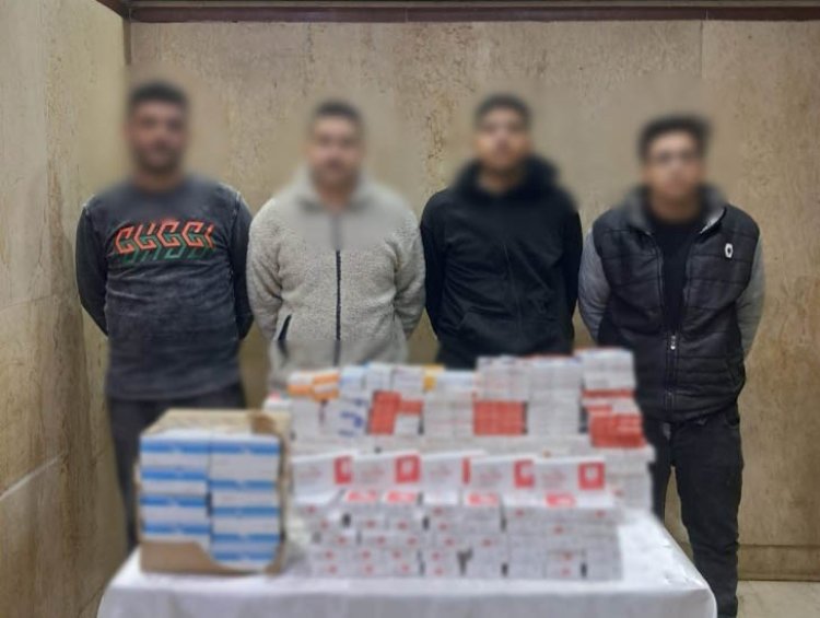 ضبط 3 أفراد أمن إداري لسرقتهم عبوات أدوية من مخزن مستشفى بحلوان