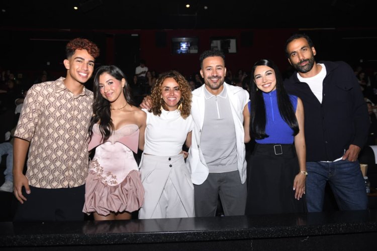 أحمد داود يحتفل بالعرض الخاص لـ فيلم إذما