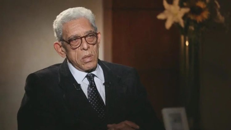 تقديرًا لمسيرته.. وضع لافتة "عاش هنا" أمام منزل الراحل داود عبد السيد