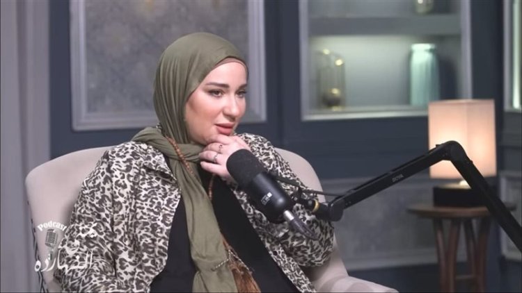 أسما شريف منير تظهر بالحجاب لأول مرة في مهرجان الجونة وتكشف تفاصيل مشروعها الجديد "عالم تاني"