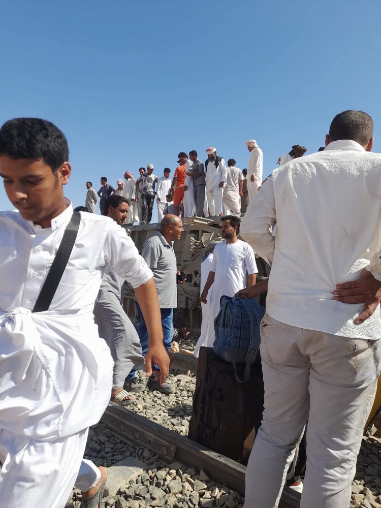 إصابة 29 شخصا حتي الان مع حادث انقلاب القطار الروسي بمطروح