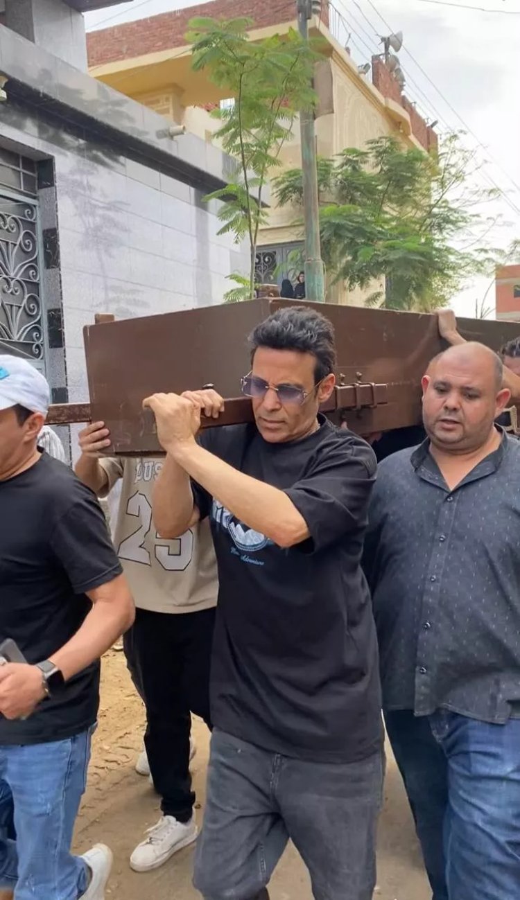 سعد الصغير يحمل نعش بلال جعفر ويكشف تكفل مصطفى كامل بمصاريف جنازته