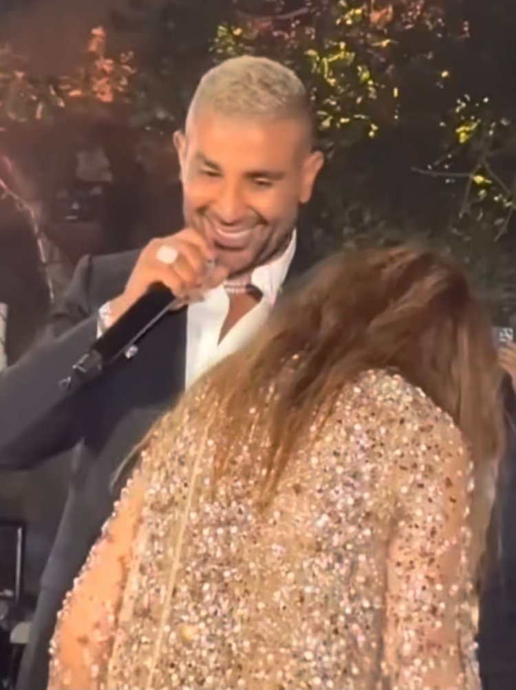 أحمد سعد يسخر من أغنياته في حفل زفاف ابن جوليا بطرس