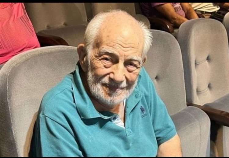 رشوان توفيق يرد على شائعة وفاته: أنا لسه حي.. ومازال في العمر بقية