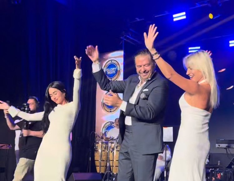 وسط رقص المعجبات وتفاعلهن.. راغب علامة يحيي ليلة لا تُنسى في المكسيك