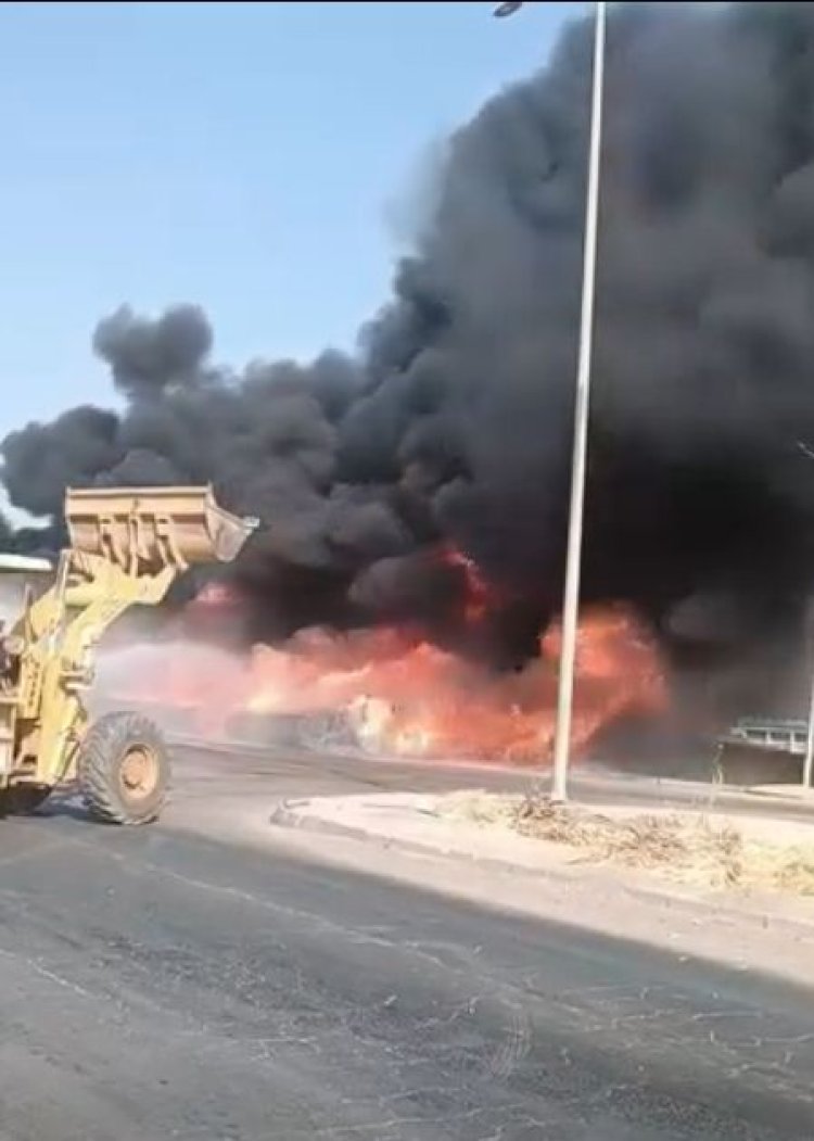 حريق في مواسير الصرف بالمنطقة الصناعية في 6 أكتوبر.. والحماية المدنية بالجيزة تتدخل