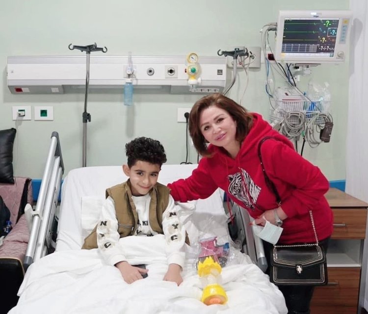 إلهام شاهين مع أطفال مستشفى الناس: ربنا معاهم ومع أهاليهم