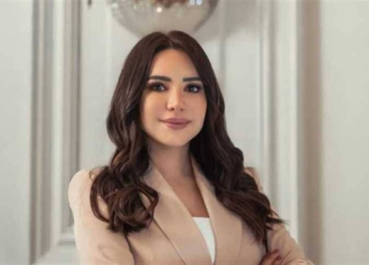 الكاتبة إنجى علاء تثير الجدل برسالة غامضة