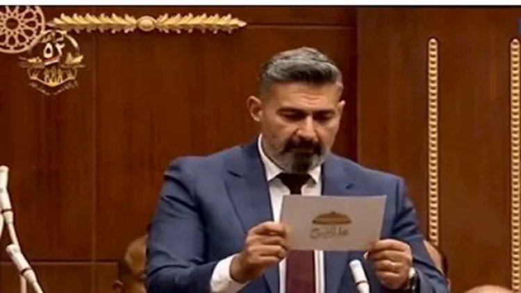 ياسر جلال يعلّق على ظهوره ببدلة حلف اليمين في مجلس الشيوخ: "أنا نائب فرفوش جدًا.. والبدلة كانت عشان الصورة بس"