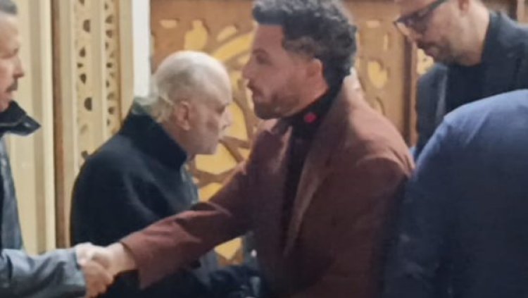 بعد أزمته الأخيرة مع زوجته اول ظهور لـ محمود حجازي بعزاء والدة نضال الشافعي