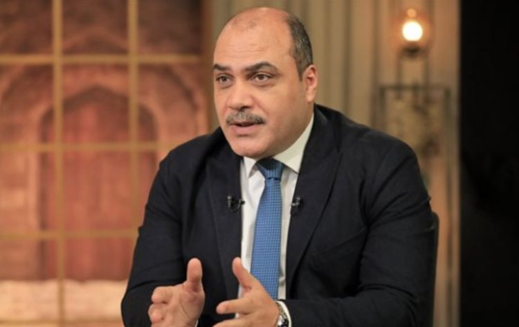 بعد مطالبته للجيش بإيقاف مشروعاته لخدمة المصريين.. محمد الباز يتقدم ببلاغ للمدعي العام العسكري ضد نجيب ساويرس
