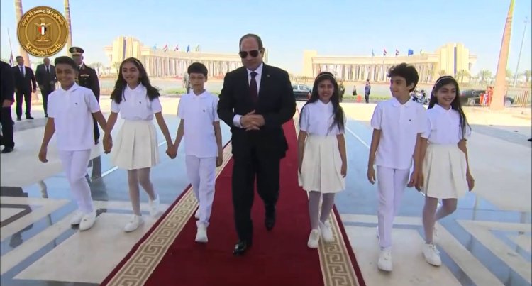 بعد أدائه اليمين الدستورية.. الرئيس السيسي يتعهد باستكمال هذه الإجراءات (انفو جراف)