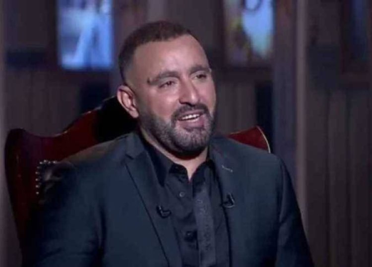 أحمد السقا يعلق على أزمة طليقته مها الصغير مع اللوحات الفنية