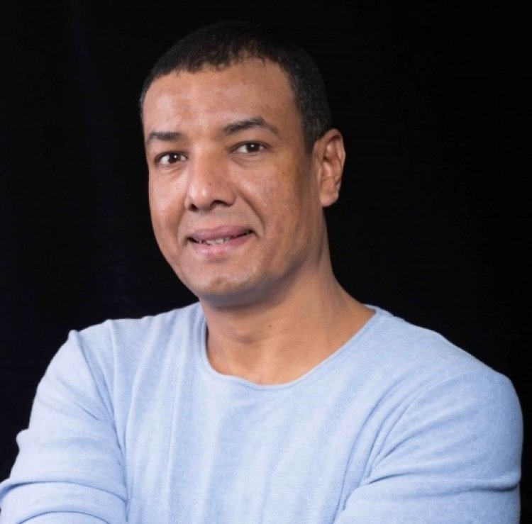 الشاعر هشام الجخ يقترح تقديم عمل فني عن المتحف المصري الكبير