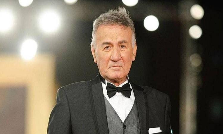 في ذكرى رحيله السادسة.. عمرو عابدين يحيي ذكرى عزت أبو عوف: «عمرنا ما ننساه»