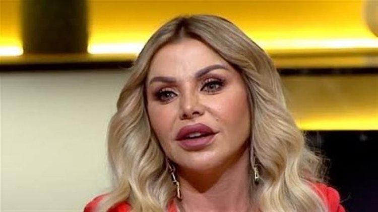 بعد سقوط السقف عليها.. رزان مغربي تتعرض لإصابة مفاجئة في حفل غنائي.. ومدير أعمالها يطمئن جمهورها