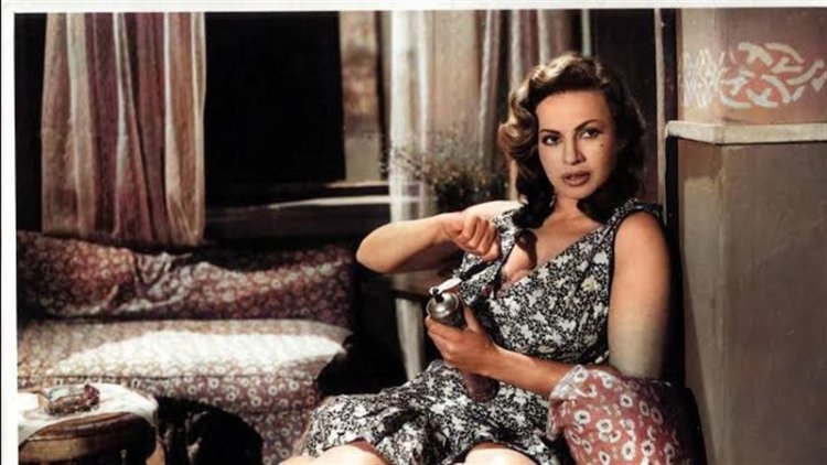 تحذير شديد اللهجة..  أسرة هند رستم تصدر بيان ضد منتهكي الحقوق الملكية للفنانة