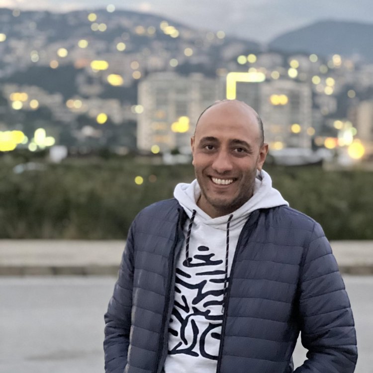 الكاتب محمد أبو السعد يكشف عن نجاته من حادث سير