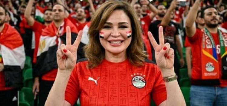 إلهام شاهين تدعم منتخب مصر قبل مواجهة بلجيكا