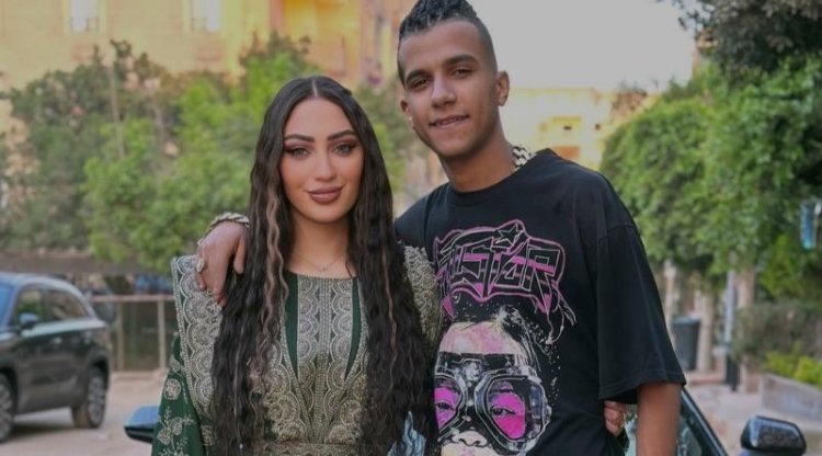 بعد دهس زوجها لشخص.. زوجة عصام صاصا: «الناس بتهاجم المشهور علشان مينفعش يغلط»