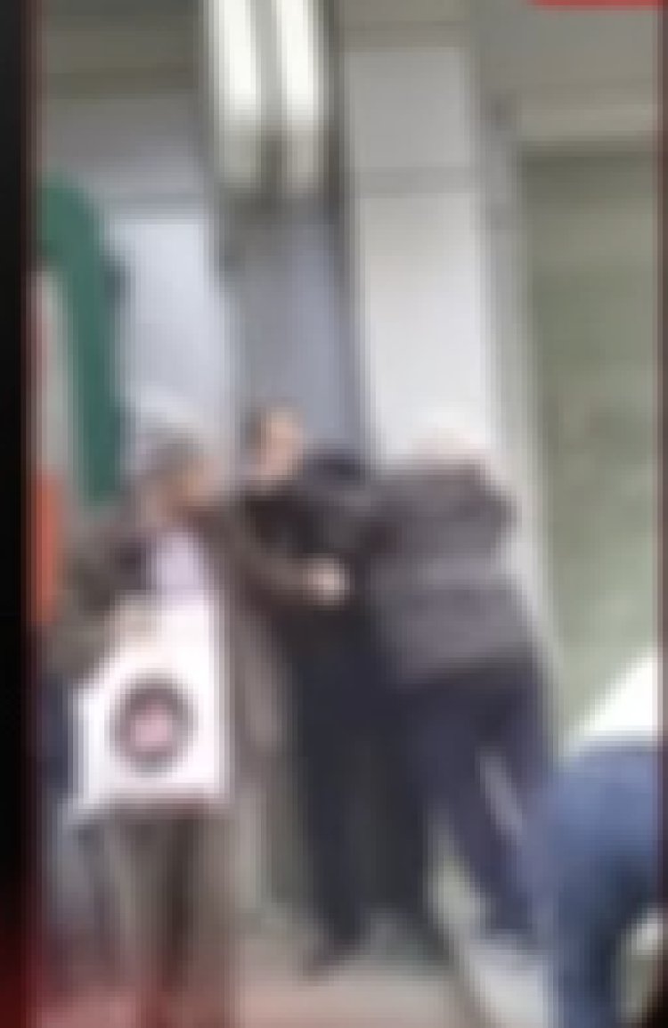 الداخلية تكشف ملابسات فيديو "خناقة ماكينة الصراف الآلي" بالمحلة

 

 