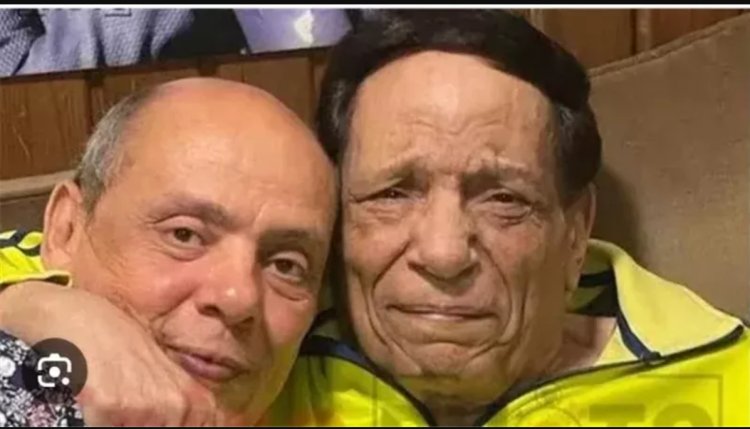 غياب مفاجئ لـ عصام إمام عن احتفال ميلاد الزعيم.. أكرم السعدني يكشف التفاصيل