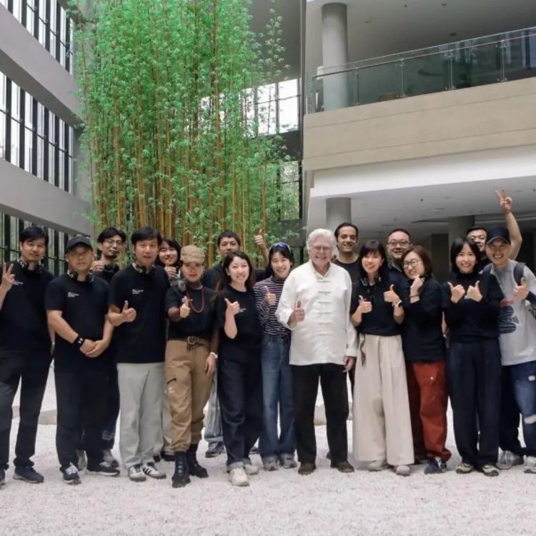 من مصر إلى الصين.. حسين فهمي يعلن انتهاء تصوير أحدث أفلامه العالمية