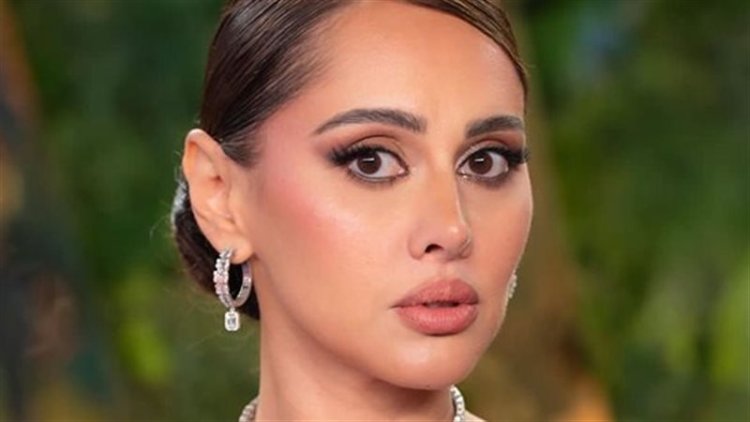 ياسمين رئيس تثير الجدل بمنشور غامض بعد طلاق كريم محمود عبدالعزيز من آن الرفاعي