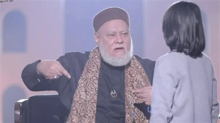 ينفع أتعامل مع زميلتي غير المحجبة؟ .. علي جمعة يجيب على سؤال طفل