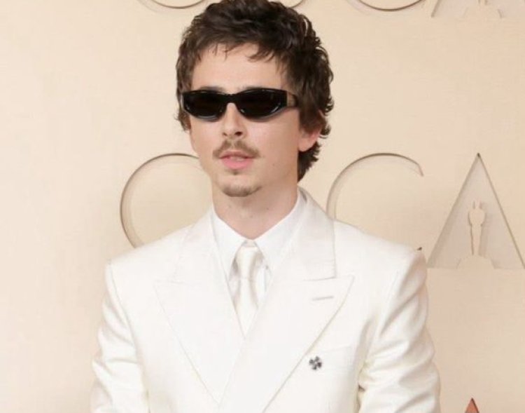 تيموثي شالاميه يتصدر المشهد بسقطة مفاجئة في حفل جوائز الأوسكار