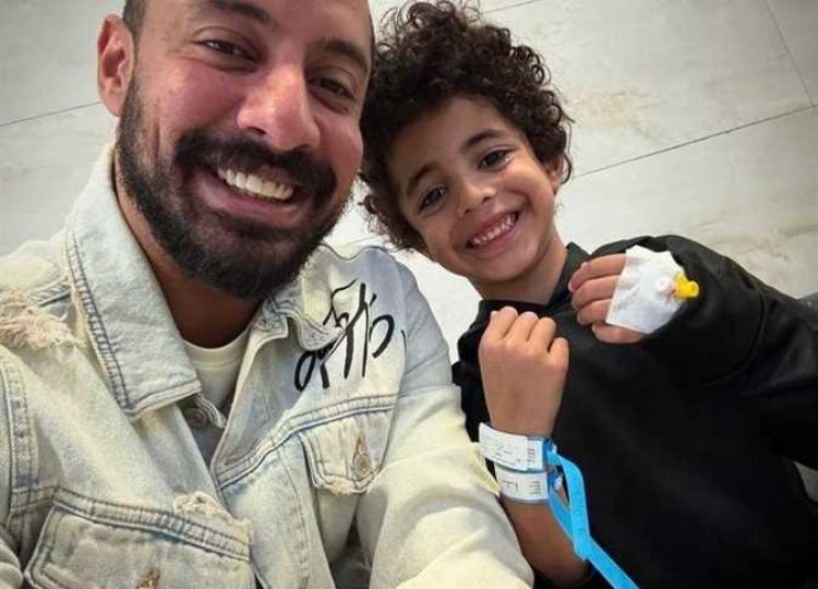 عمرو وهبة يشارك جمهوره لغزًا من واجب ابنه المدرسي: «أصعب من سؤال المليون»
