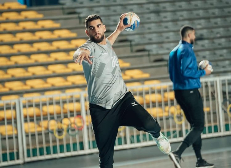 أحمد عادل لاعب يد الأهلي: نسعى بقوة للفوز بالسوبر الإفريقي