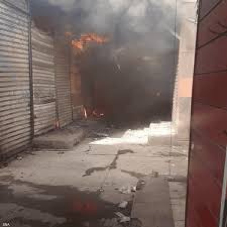 إخماد حريق شب فى محلين بسوق بدر النموذجي