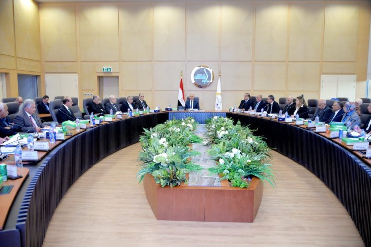 وزير النقل: نسعى لتوسعة مجال عمل الشركة القابضة للنقل مع إفريقيا والدول العربية