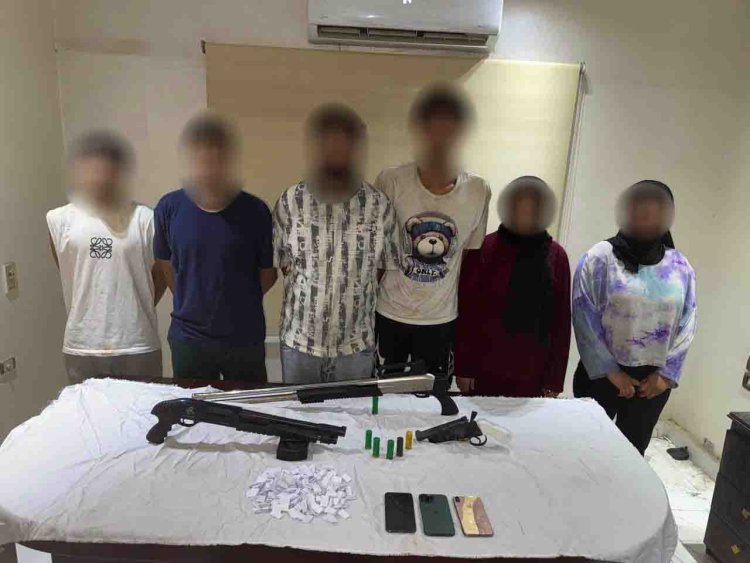 طرد فتاتين من العمل السبب.. الأمن يكشف ملابسات فيديو إطلاق أعيرة نارية على محل بشبرا الخيمة