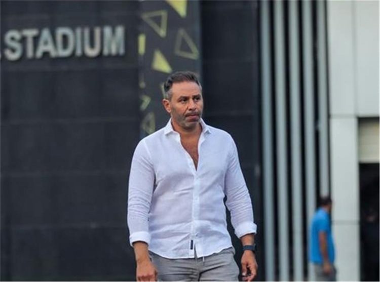 حازم إمام بعد وفاة محمد صبري: "الكورة مش دين ولا وطن والدنيا مش مستاهلة"