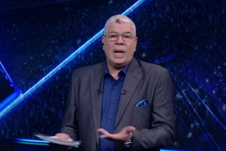 "متعصب ارميها تحتيك".. شوبير ينتقد جماهير الأهلي بسبب واقعة الزجاجات