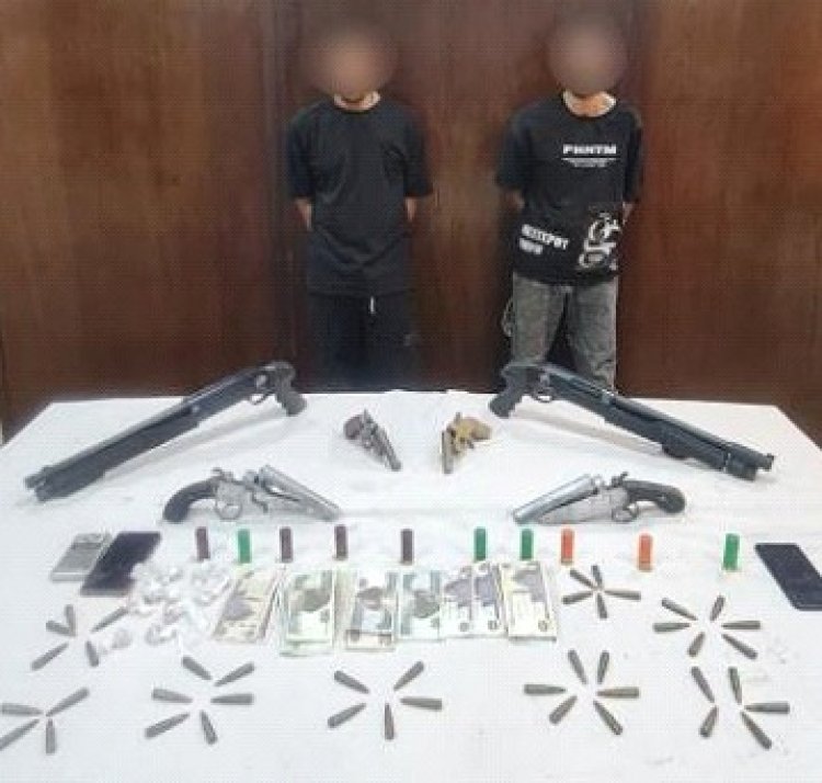 القبض على مسجلى خطر بحوزتهما هيروين و6 قطع سلاح بالمرج