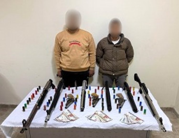 ضبط عاطلين بحوزتهما 9 قطع سلاح نارى ببنى سويف