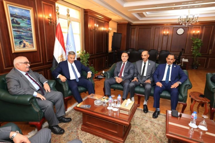 رئيس هيئة قضايا الدولة يلتقي محافظ الإسكندرية لمناقشة عدد من الملفات والقضايا الهامة