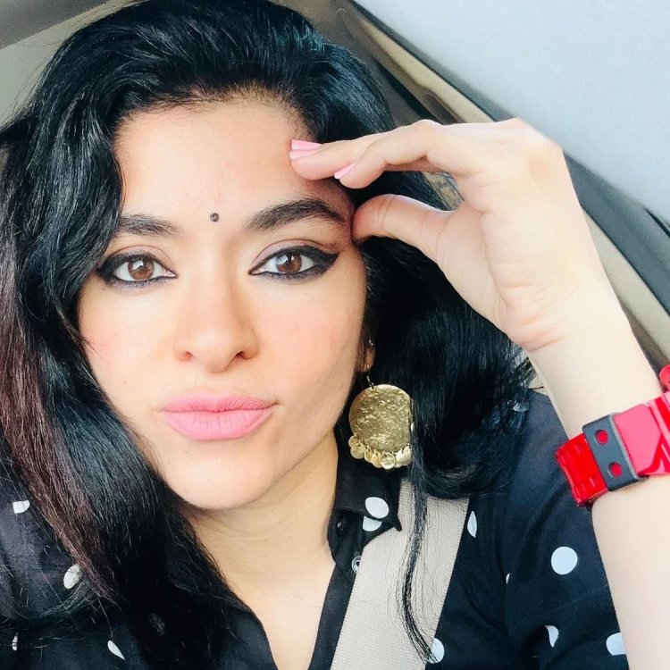 رنا أبو السعود تكشف سر «هم تيكا تيكا هم»: ابتكار والدي وليس أحمد عدوية