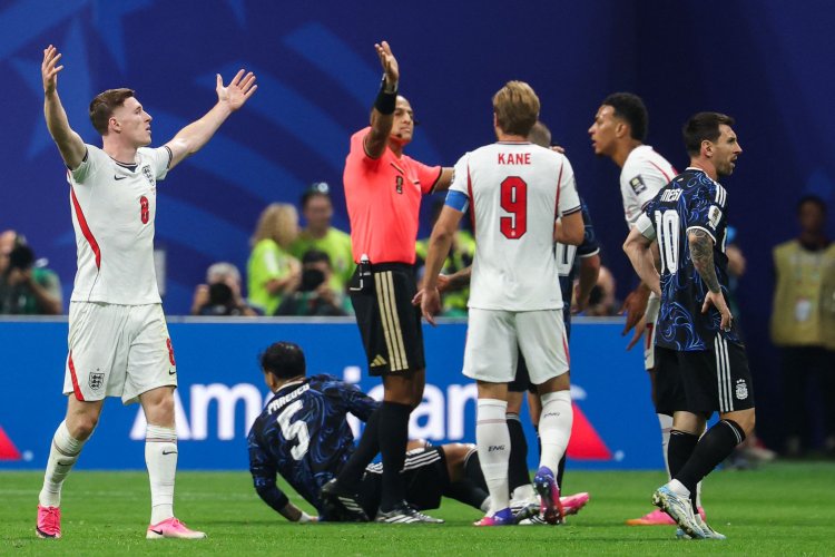 الأرجنتين تقلب تأخرها لفوز على إنجلترا وتتأهل لنهائي كأس العالم