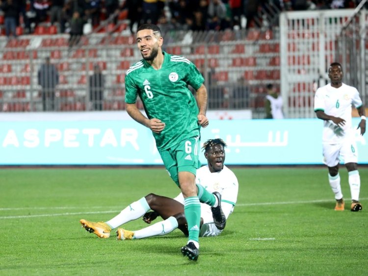 استدعاء أحمد قندوسي للمنتخب الجزائري بقيادة المدرب الجديد