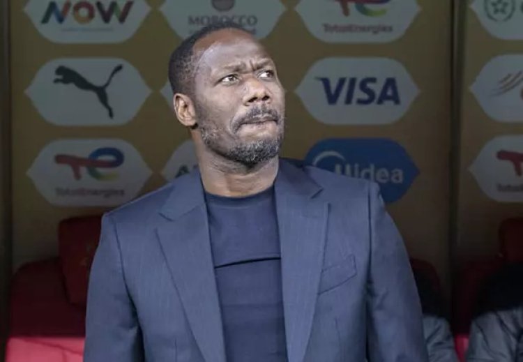بعد إخفاق المونديال.. منتخب السنغال يعلن إقالة مدربه "بابي ثياو"