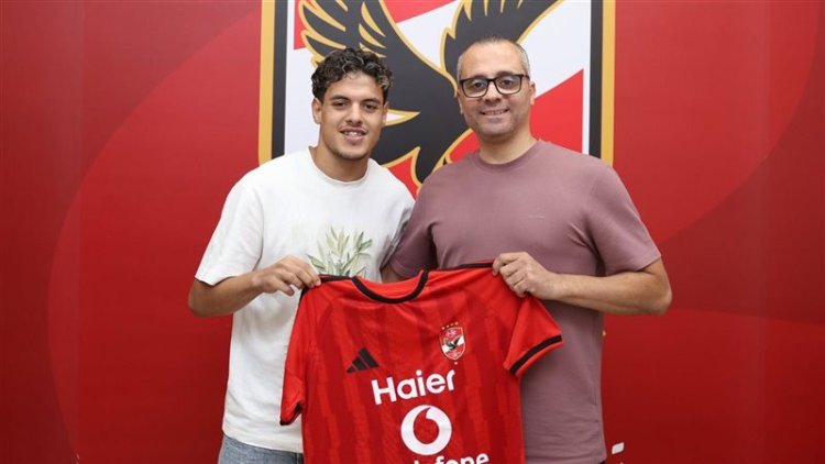 الإعلامي أمير هشام يكشف تفاصيل تعاقد النادي الأهلي مع اللاعب محمود صلاح