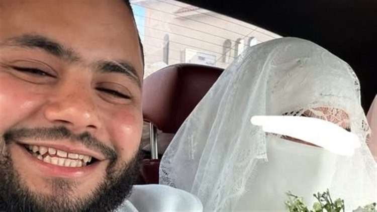 مؤدي المهرجانات المعتزل فارس حميدة  يعلن زواجه بصورة مع زوجته: فروسا تزوج