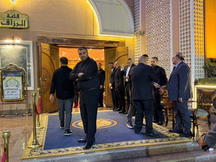 المنتج محمد التلباني ورجل الأعمال أحمد كمال يقدمان واجب العزاء لإبراهيم رشيد حودرج في وفاة والدته