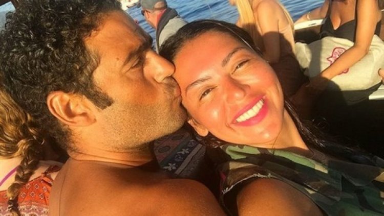 محمد عبد المنصف يعتذر علنًا للقاء الخميسي: الخطأ لا يُنقص من قدر الرجل